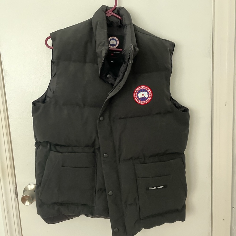 Canada goose black puffer vest
